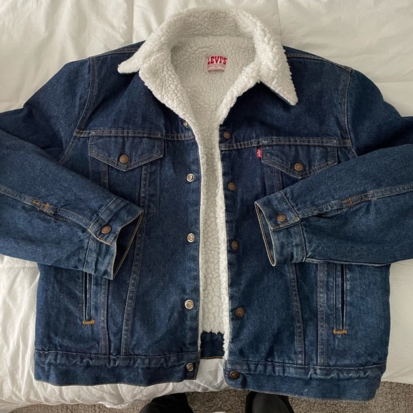 vintage sherpa levi’s denim jacket